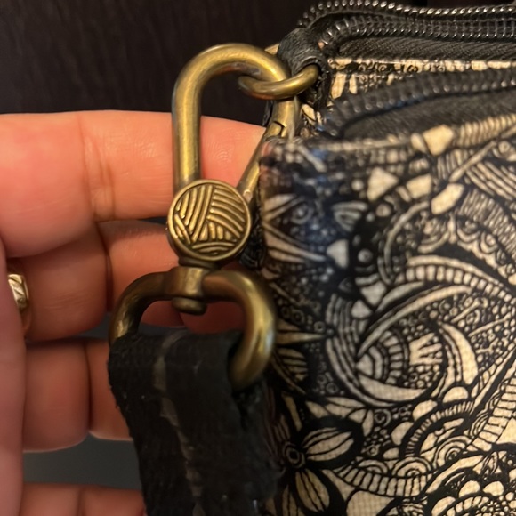 Sakroots Metro Coated Canvas Satchel Black and Cream - Picture 3 of 9